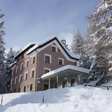 Hostel By Randolins Sankt Moritz Esterno foto