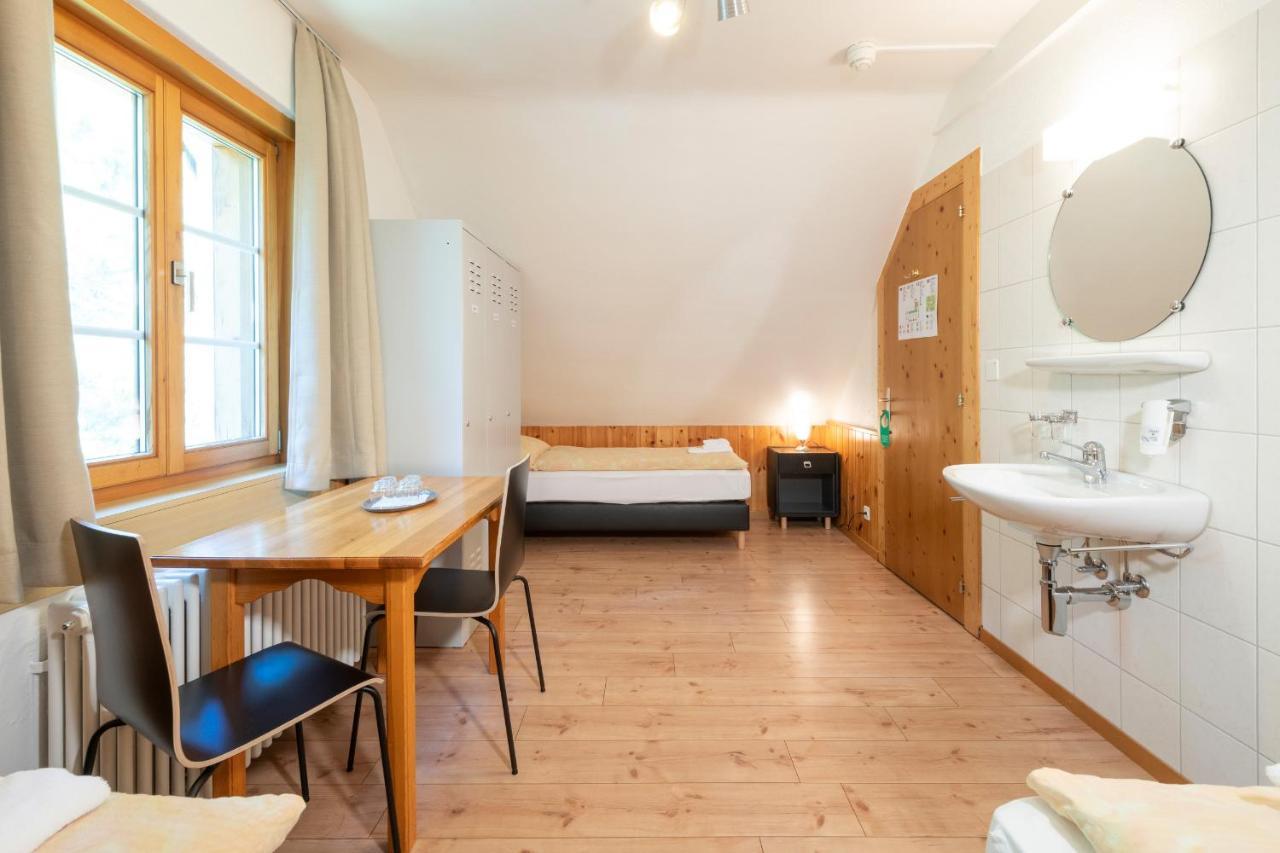 Hostel By Randolins Sankt Moritz Esterno foto