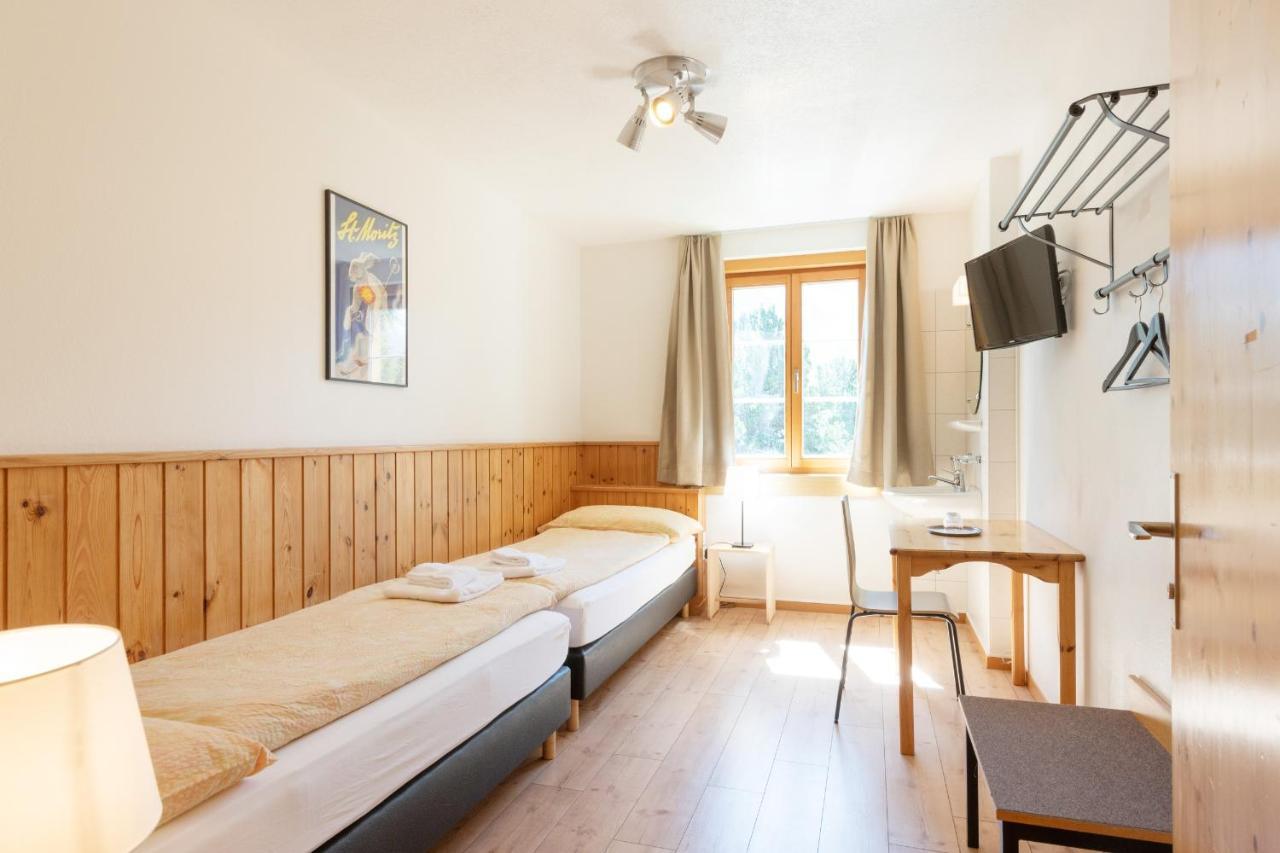 Hostel By Randolins Sankt Moritz Esterno foto